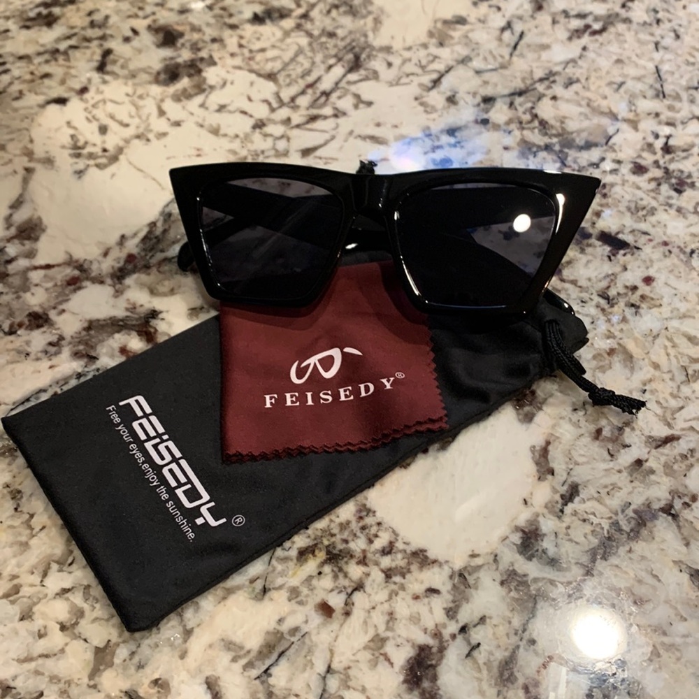 Black Sunnies